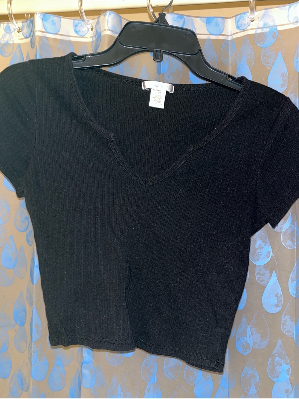 Bozzolo Black Ribbed V-Neck Crop Top
